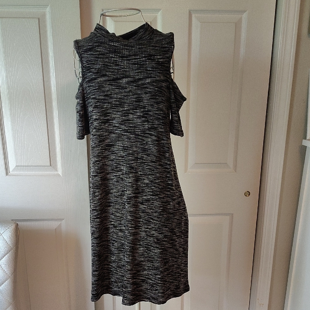 Soprano Black Sleeveless Sheath Dress